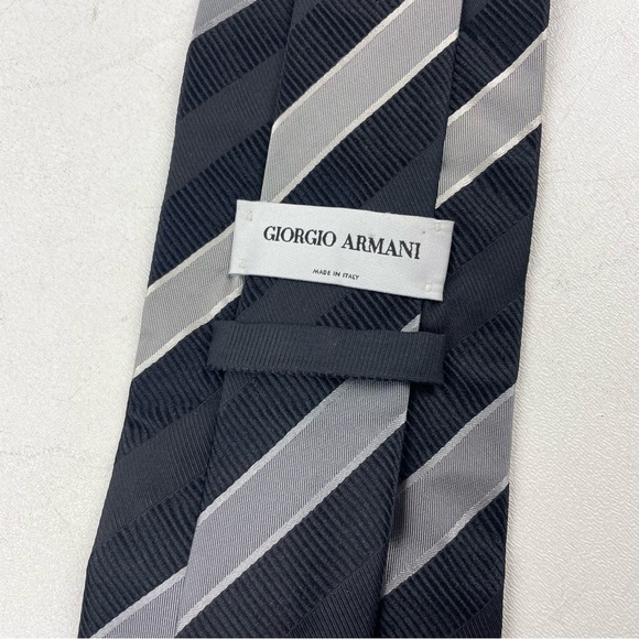 Vintage Giorgio Armani Silk Tie Diagonal Stripes Necktie Designer Made in Italy - Picture 4 of 7